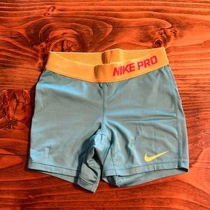 women’s nike pros